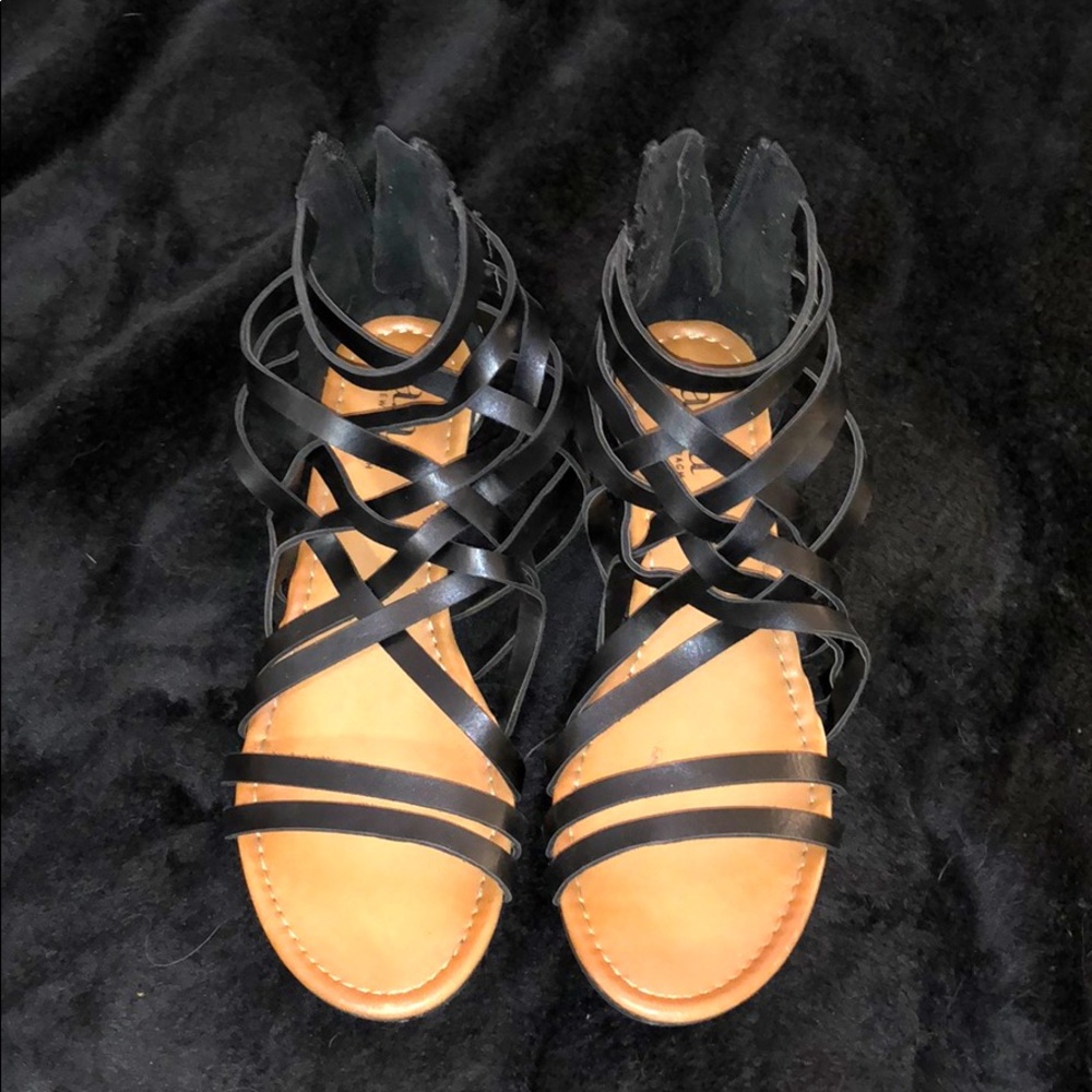 Women’s heeled sandals!